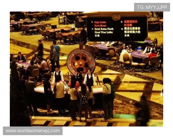 澳门皇家赌场图片展示夜晚灯火辉煌的赌场外观与繁华的娱乐氛围